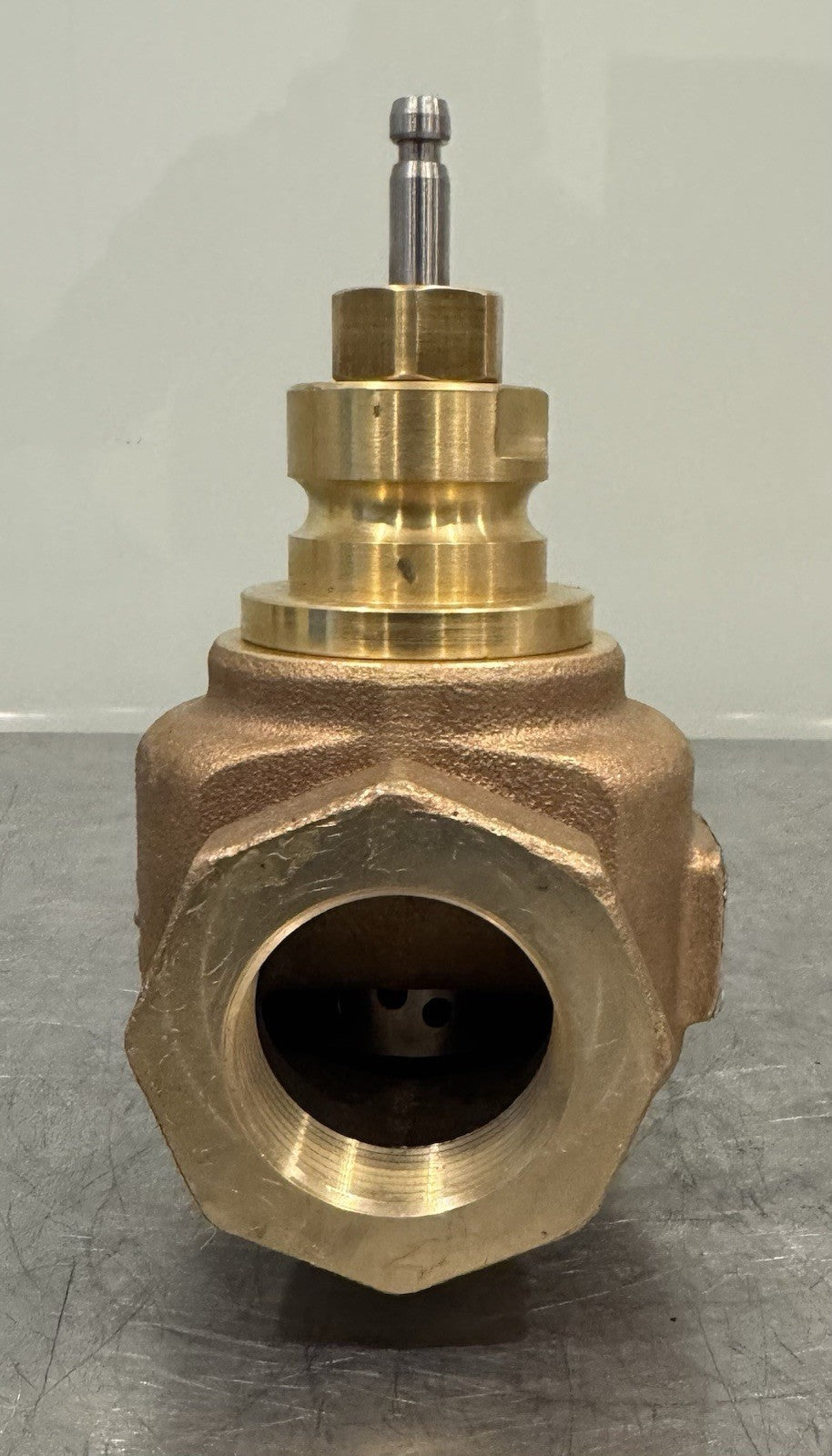 Siemens 599-03061 Globe Valve 1-1/2” Female Threaded 022506 NEW! SHIPS FREE!