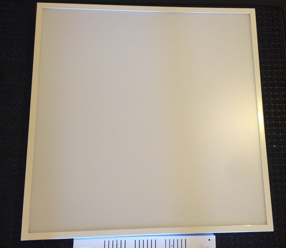 MAXLITE LED Flat Panel Light 2'x2' 35watt 3500k Model mlfp22de3535 NEW