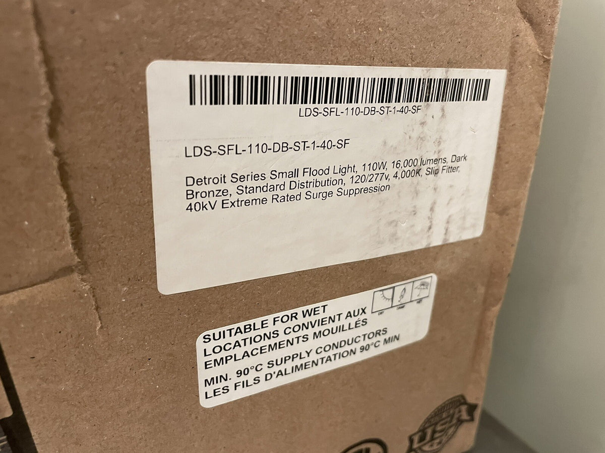 Lumecon Detroit LDS-SFL 110W 16,000 Lumens Slip Fitter Bronze Flood Light NEW!