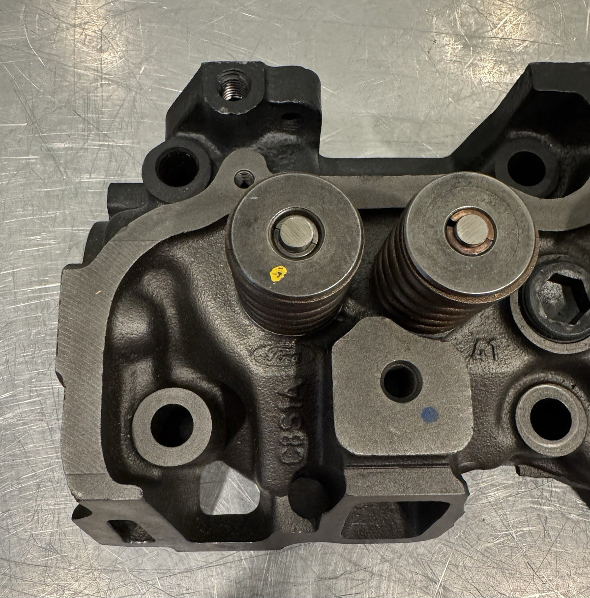 95TM6090AD Cylinder Head 2FT4 ZD09437 NEW! DAMAGED! FREE SHIPPING!
