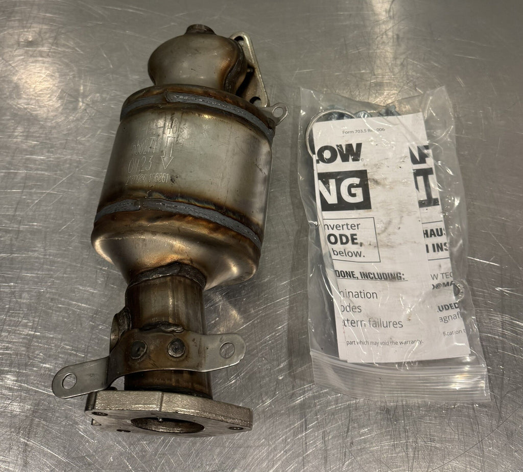 Magnaflow 5582741 Manifold Catalytic Converter CARB Compliant NEW IN BOX!