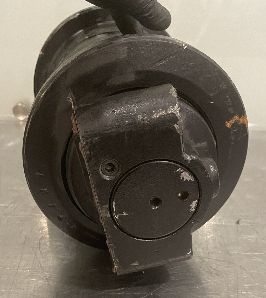 John Deere FF101012 Roller Assembly NEW! FREE SHIPPING!