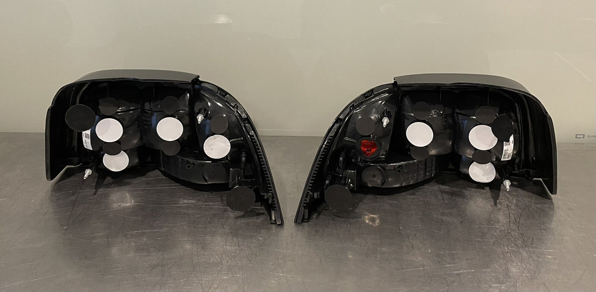 Ford Mustang Tail Light Set 1996-98 Eagle Eyes FR268-UURW2-BRH NEW FREE SHIPPING