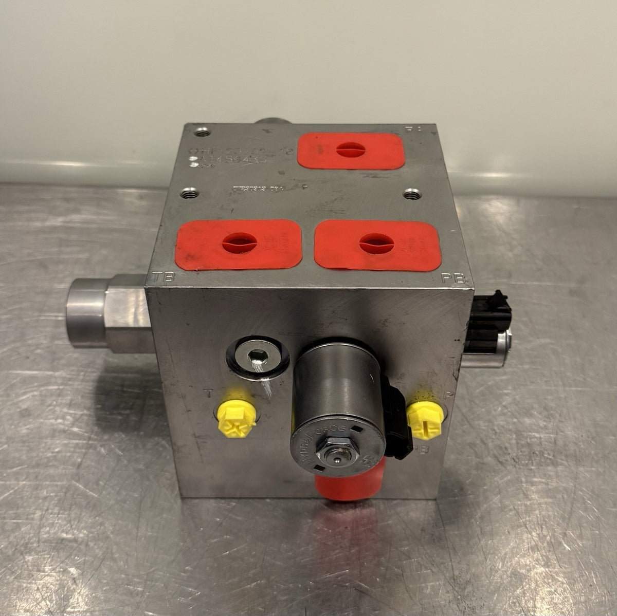 John Deere AT456433 Power Pitch Control Valve Hydraforce HF123752-18 NEW!
