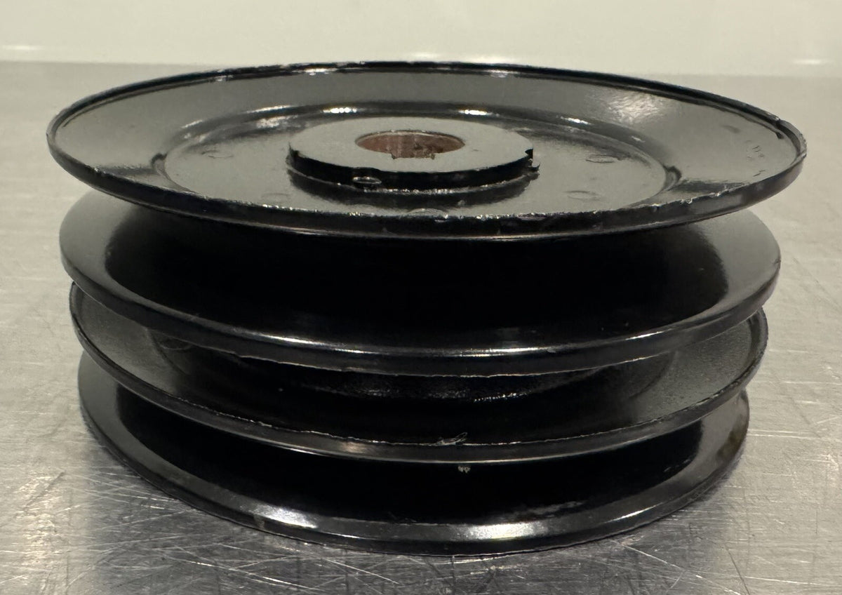 Cub Cadet IH-489395 Center Pulley 489395 NEW! FREE SHIPPING!