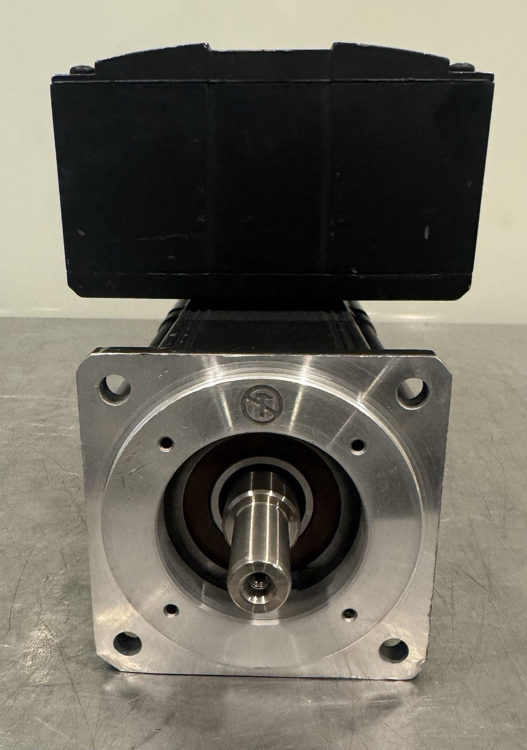 Lenze MCS09H41-RS0B0 Servo Motor 1.60 Kw NEW! FREE SHIPPING!