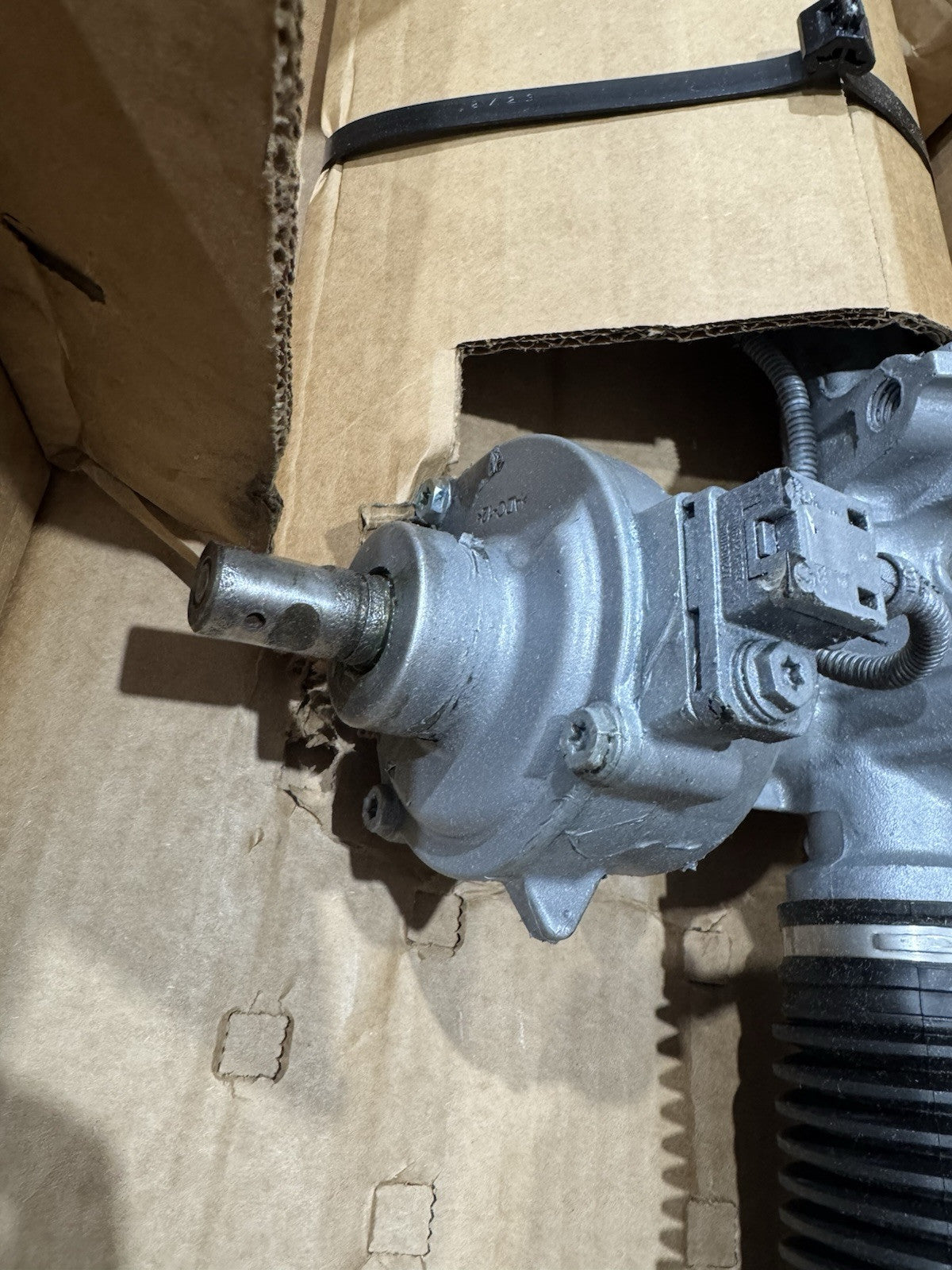 Master Pro 201-0143E Steering Rack & Pinion ASSY NEW IN BOX! FREE SHIPPING!