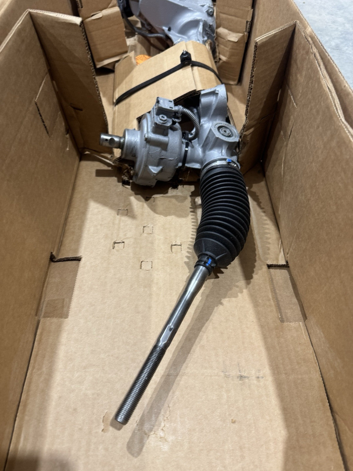 Master Pro 201-0143E Steering Rack & Pinion ASSY NEW IN BOX! FREE SHIPPING!