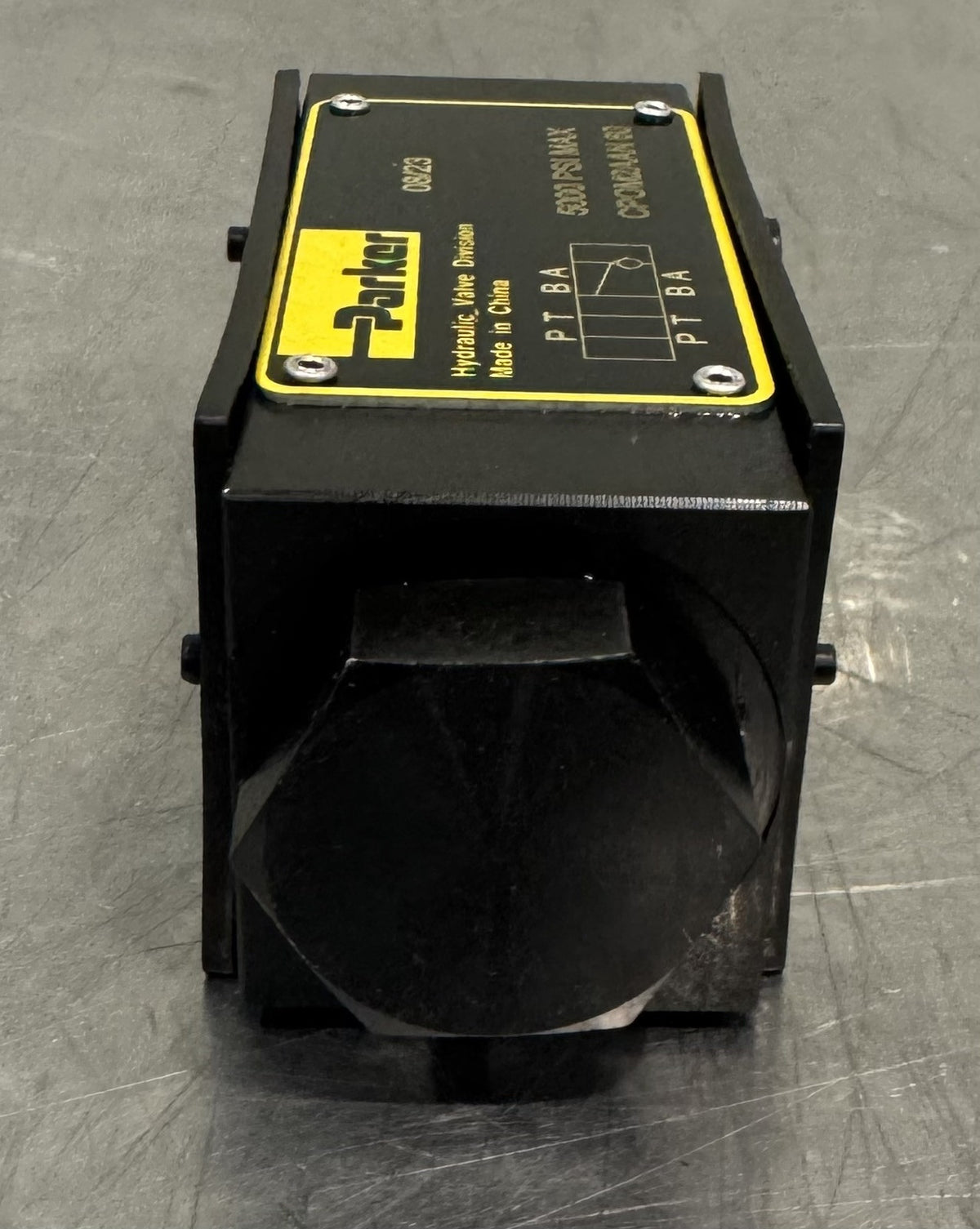 Parker CP0M2AAN Hydraulic Valve Block NEW IN BOX! FREE SHIPPING!