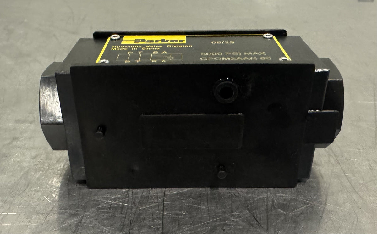 Parker CP0M2AAN Hydraulic Valve Block NEW IN BOX! FREE SHIPPING!