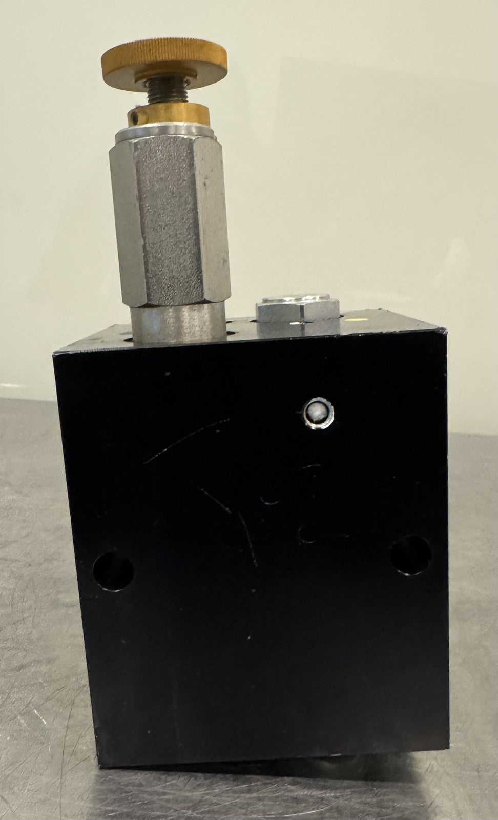 John Deere AFH205295 Hydraulic Pressure Valve Eaton 630AA00667A NEW! SHIPS FREE!